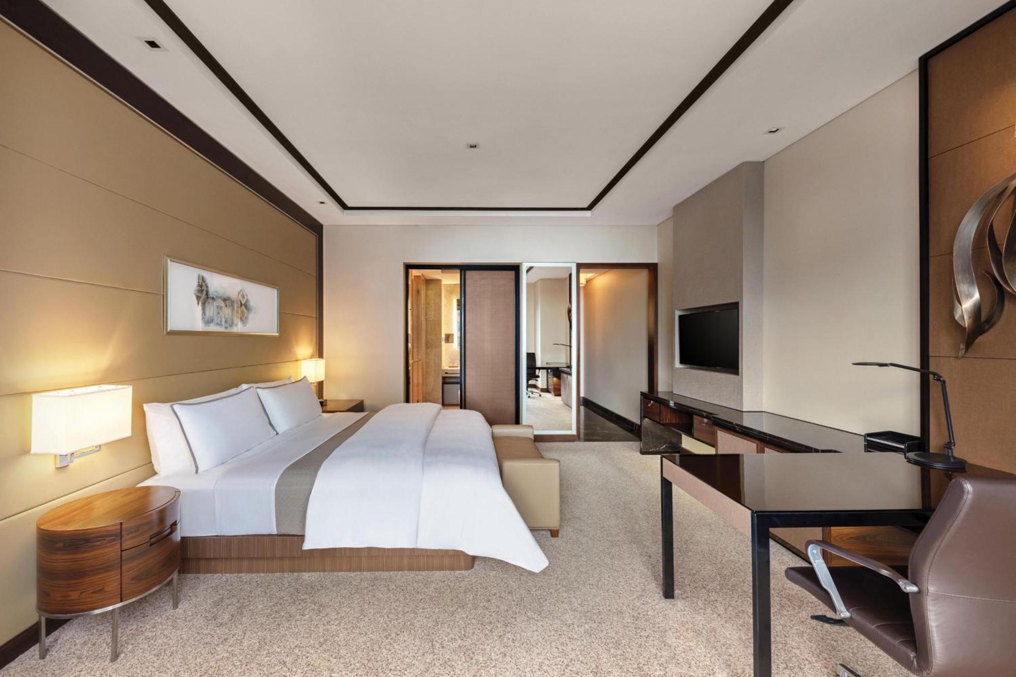 Deluxe Room King Bed