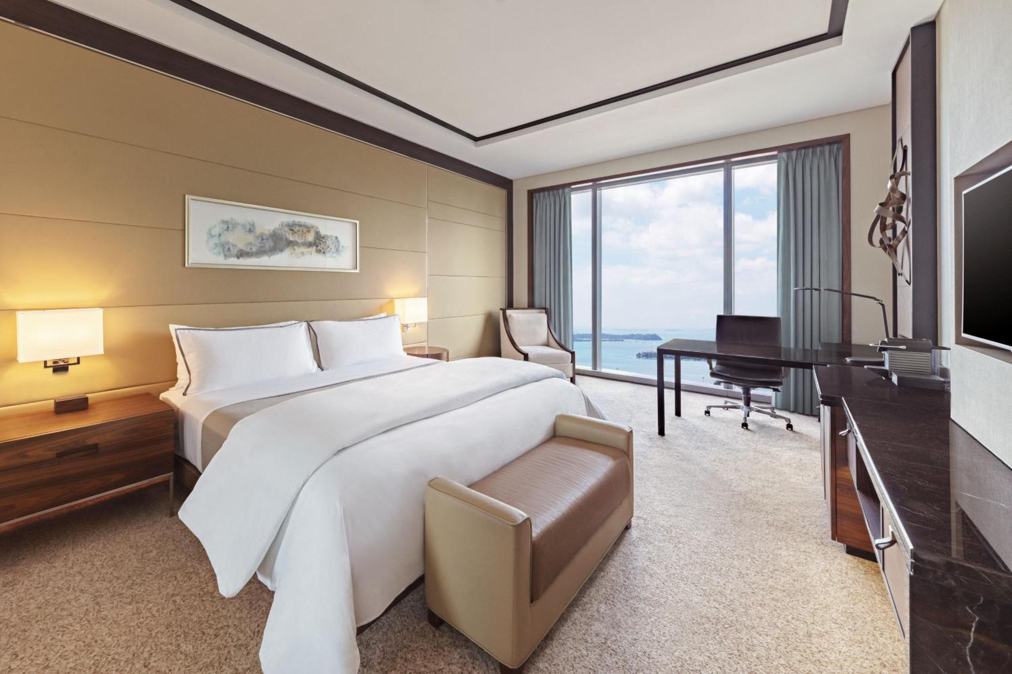 Westin Club High Floor King Bed Club Lounge Access